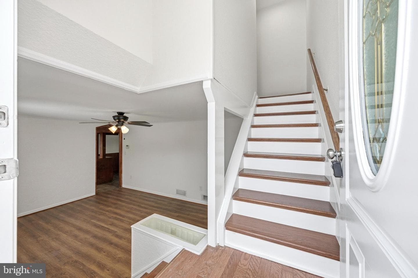 652 Chapelview Drive photo 5