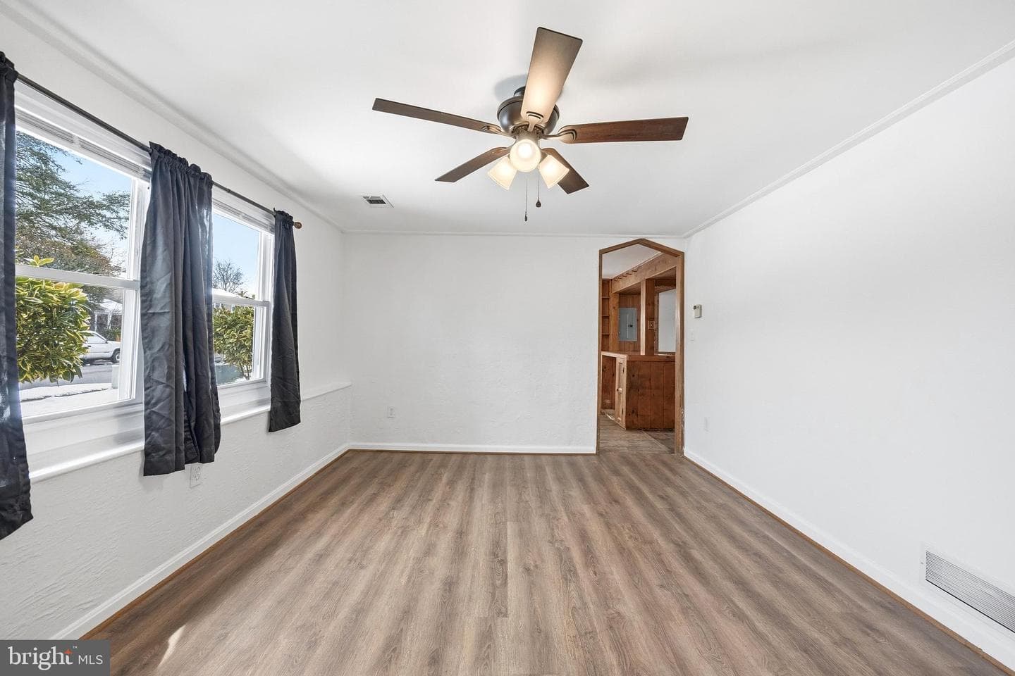 652 Chapelview Drive photo 8