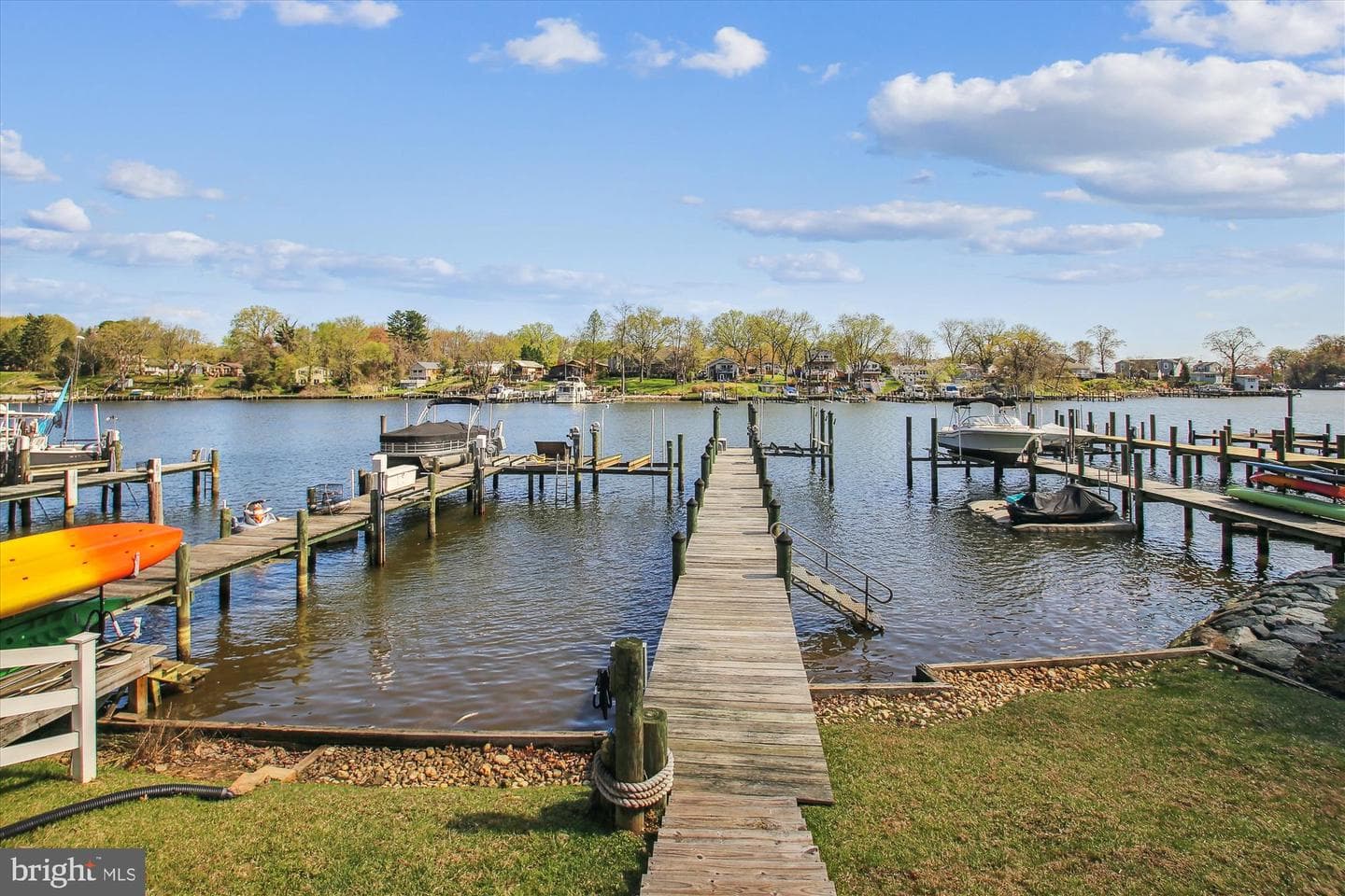 852 N Shore Drive photo 32