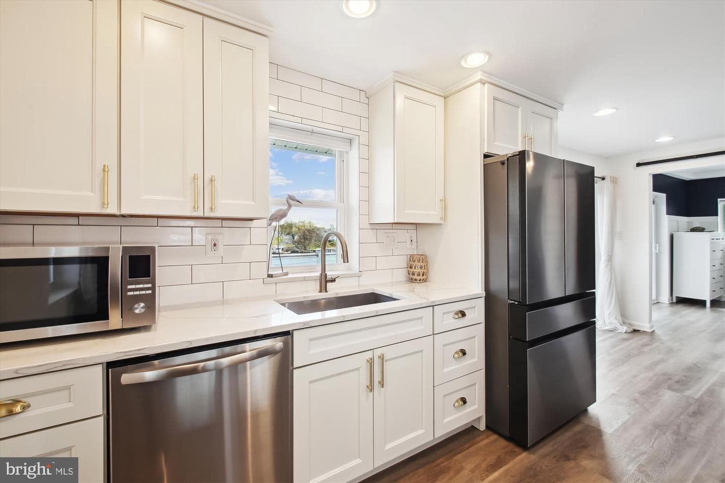 852 N Shore Drive photo 9