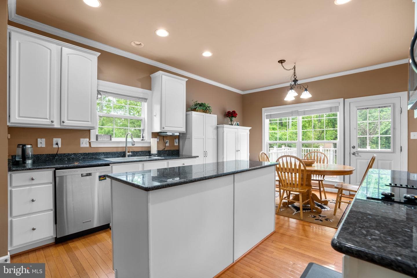 602 N Shore Drive photo 12