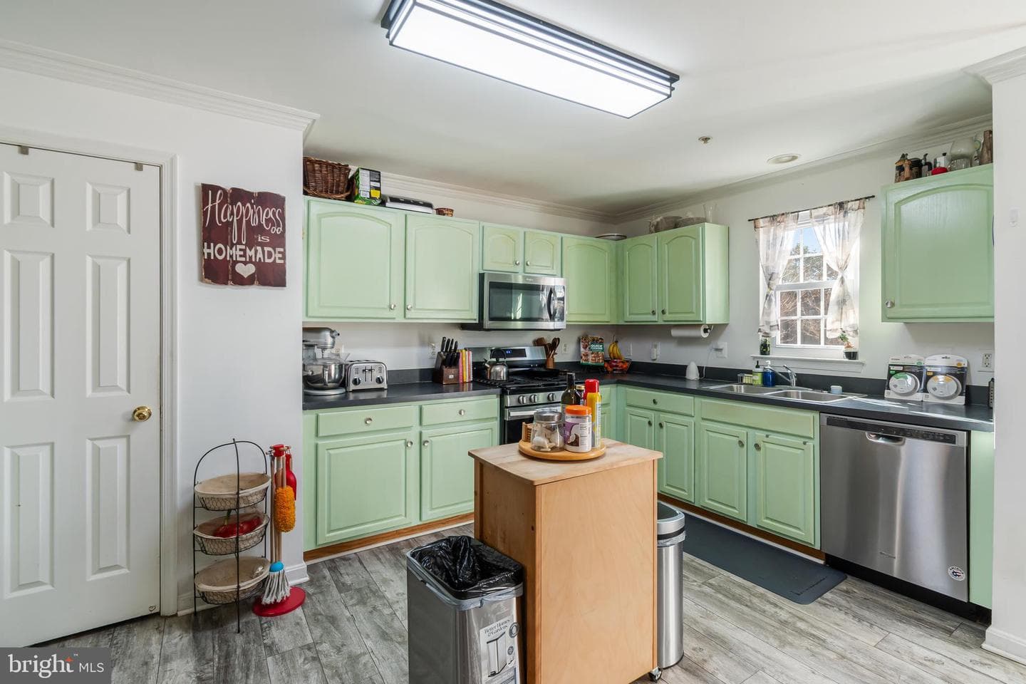 1798 Goldsborough Lane photo 17