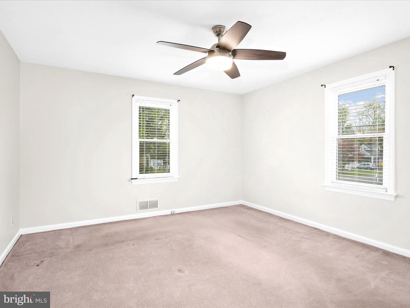 12 Vista Avenue photo 18