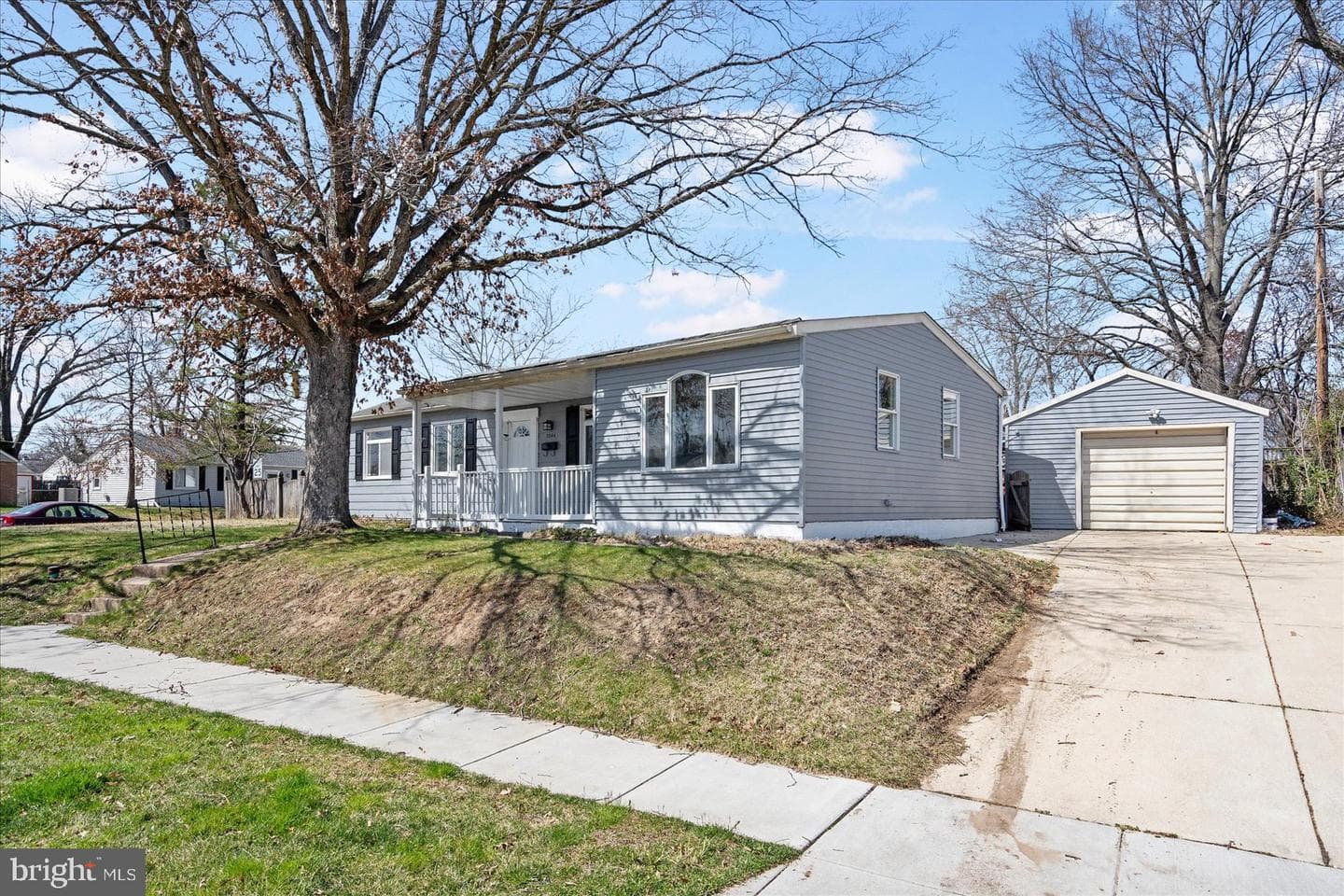 1344 Howard Road photo 2