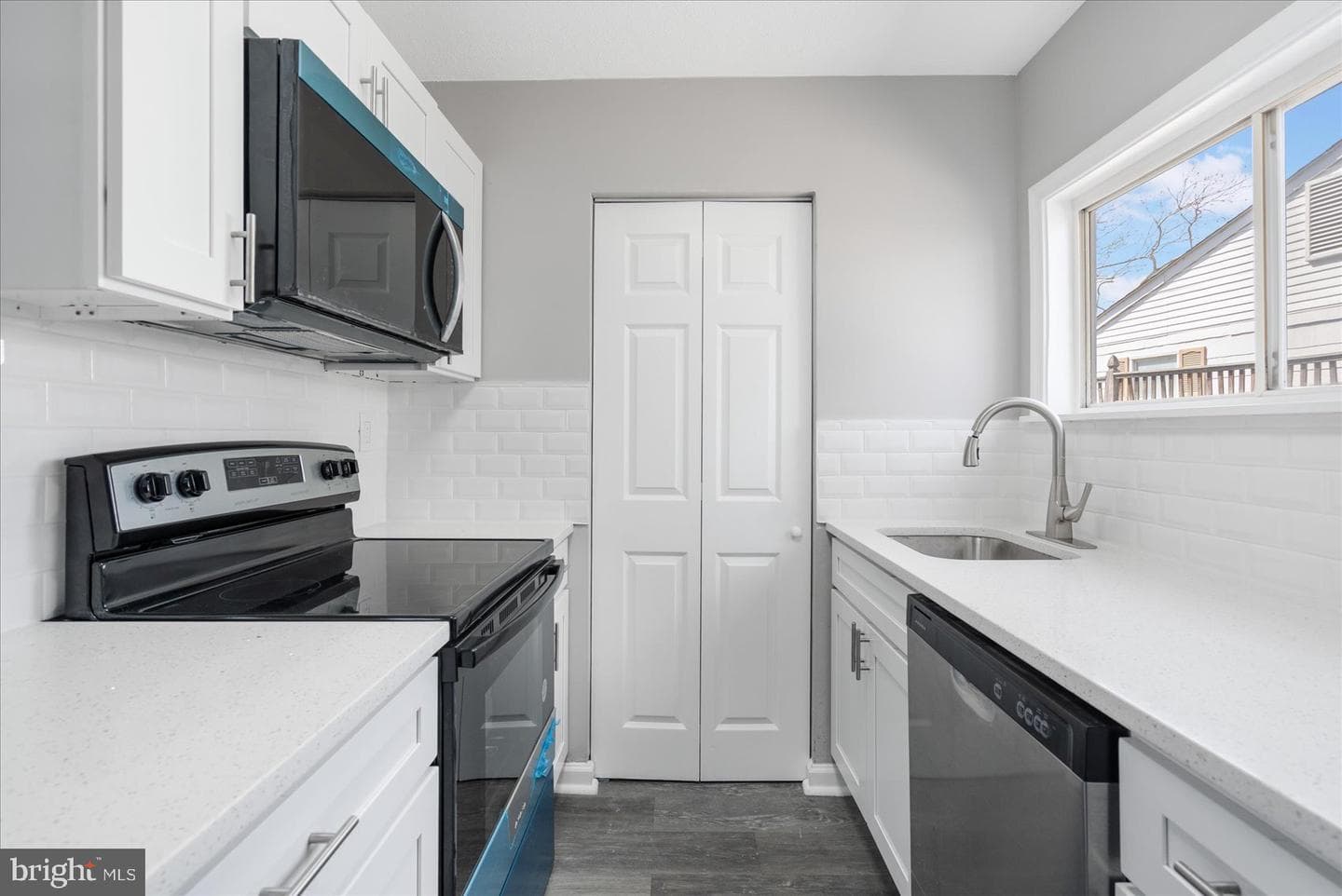 1344 Howard Road photo 7