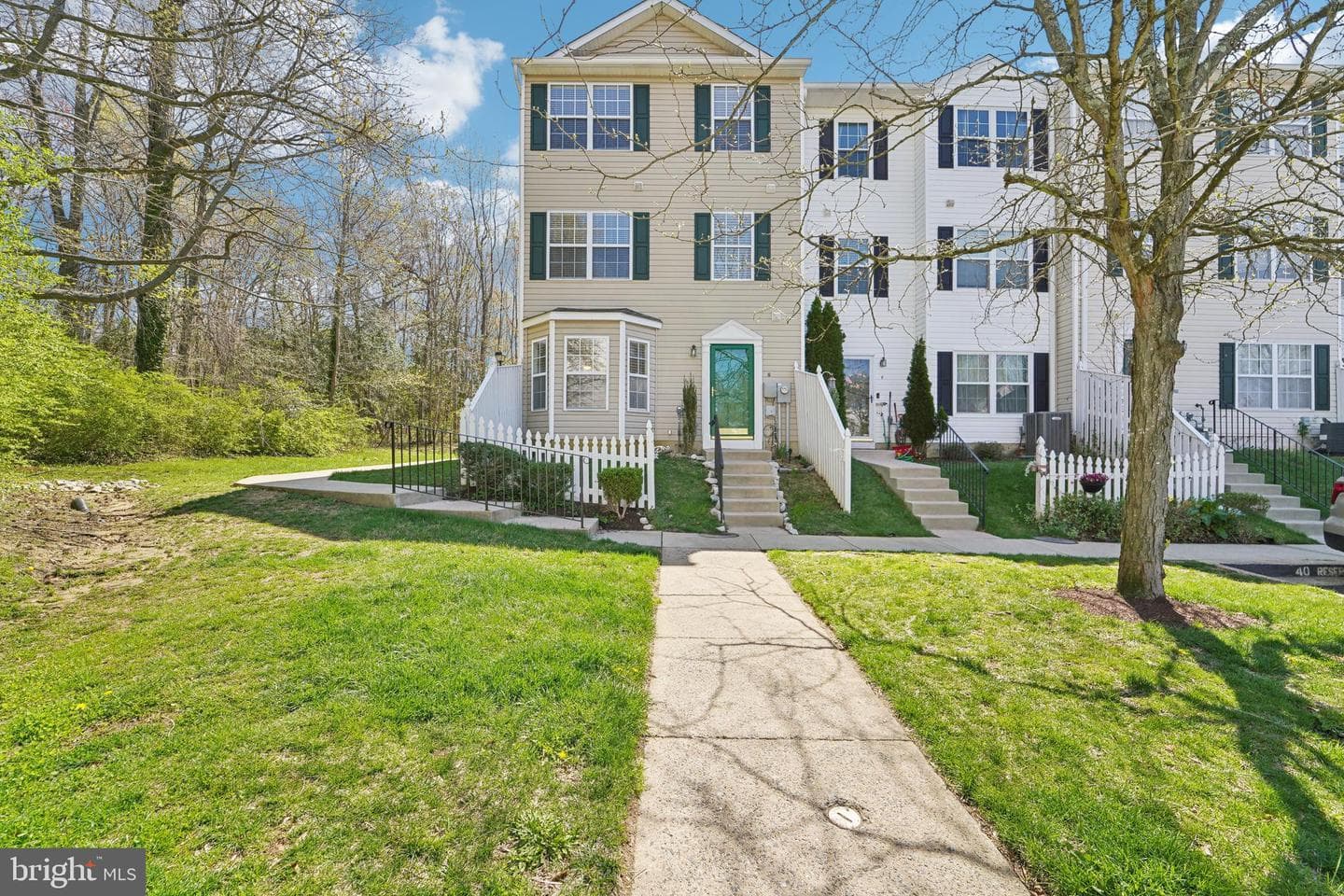 40 Amberstone Court photo 2