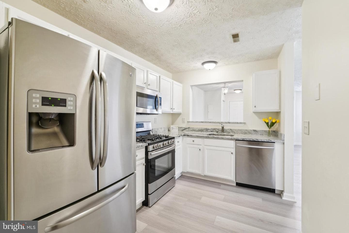 40 Amberstone Court photo 5