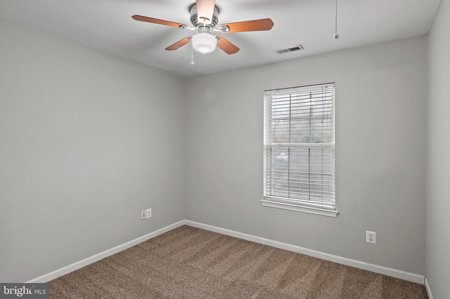 3745 Beach Drive Boulevard photo 23