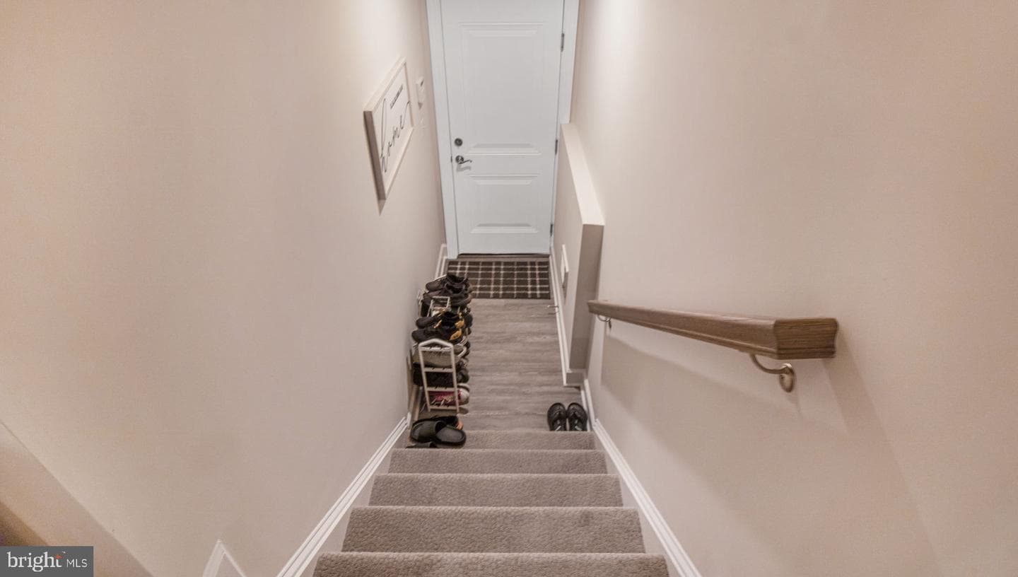 7622 Stemhart Lane photo 13