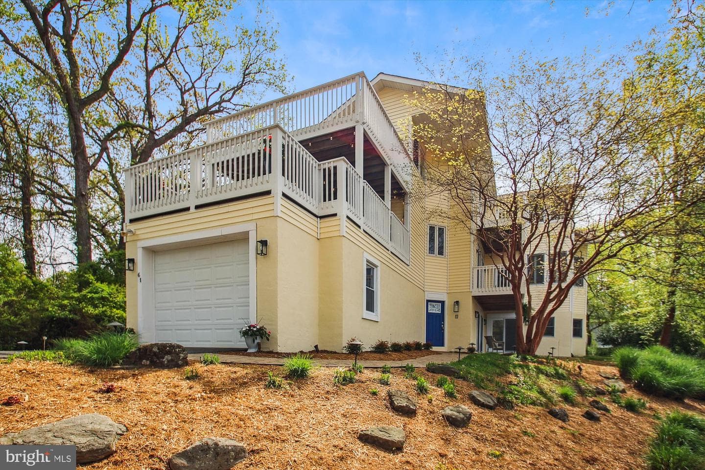 61 E Lake Drive photo 4