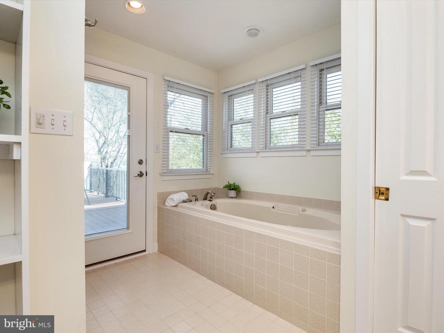 336 Severn Road photo 29