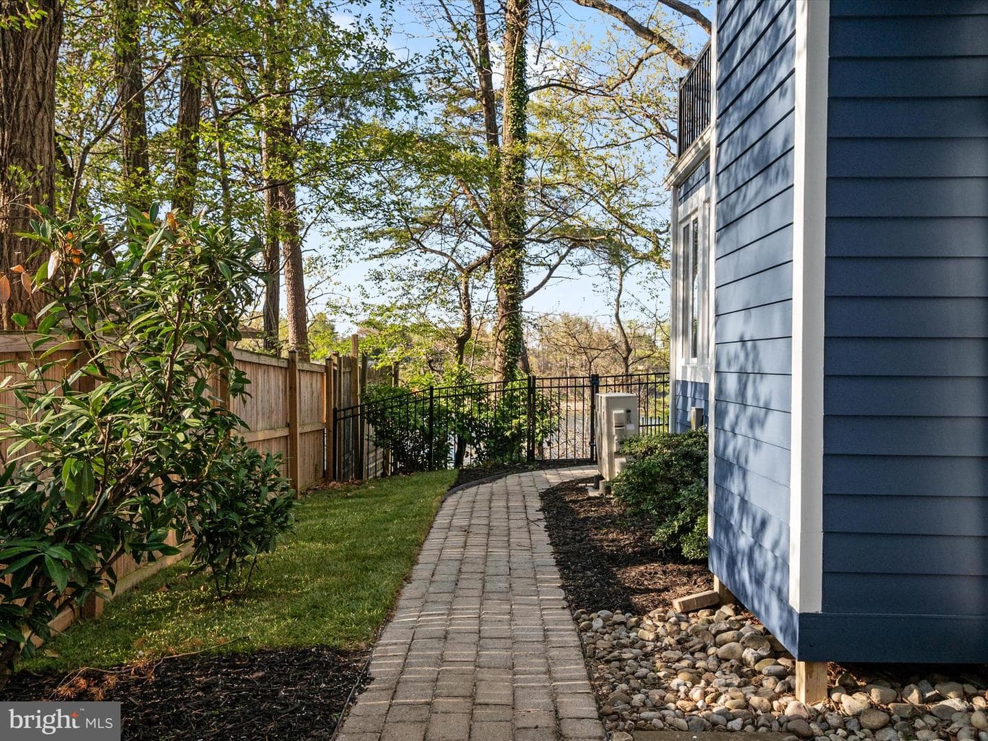 336 Severn Road photo 38