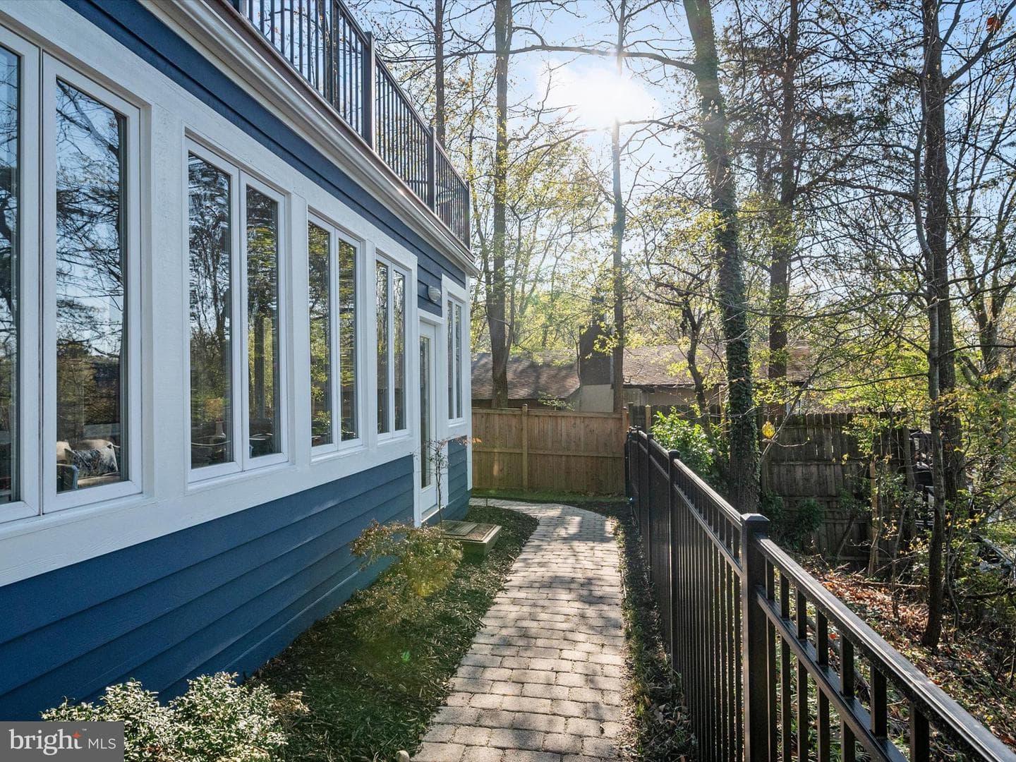 336 Severn Road photo 40