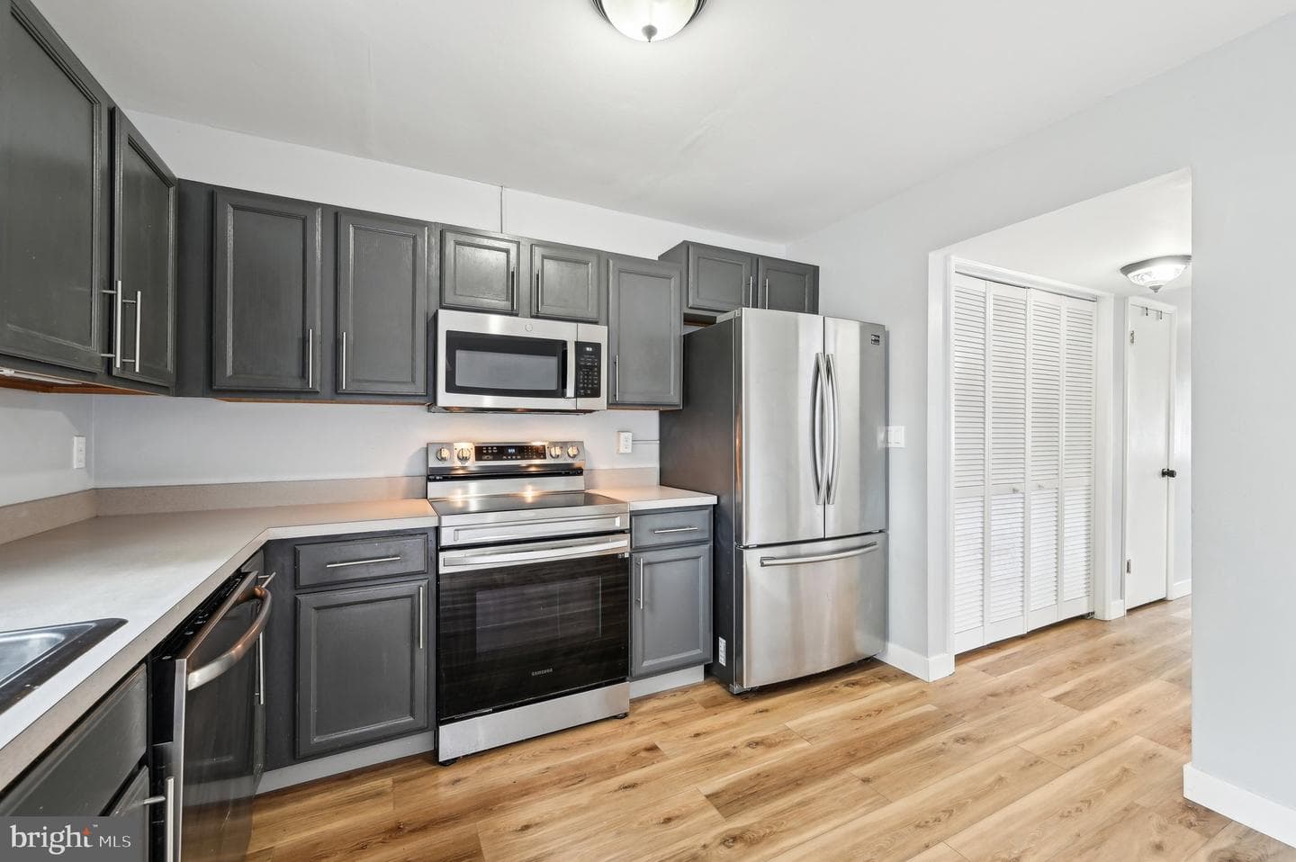 1669 Woodtree Court E photo 16