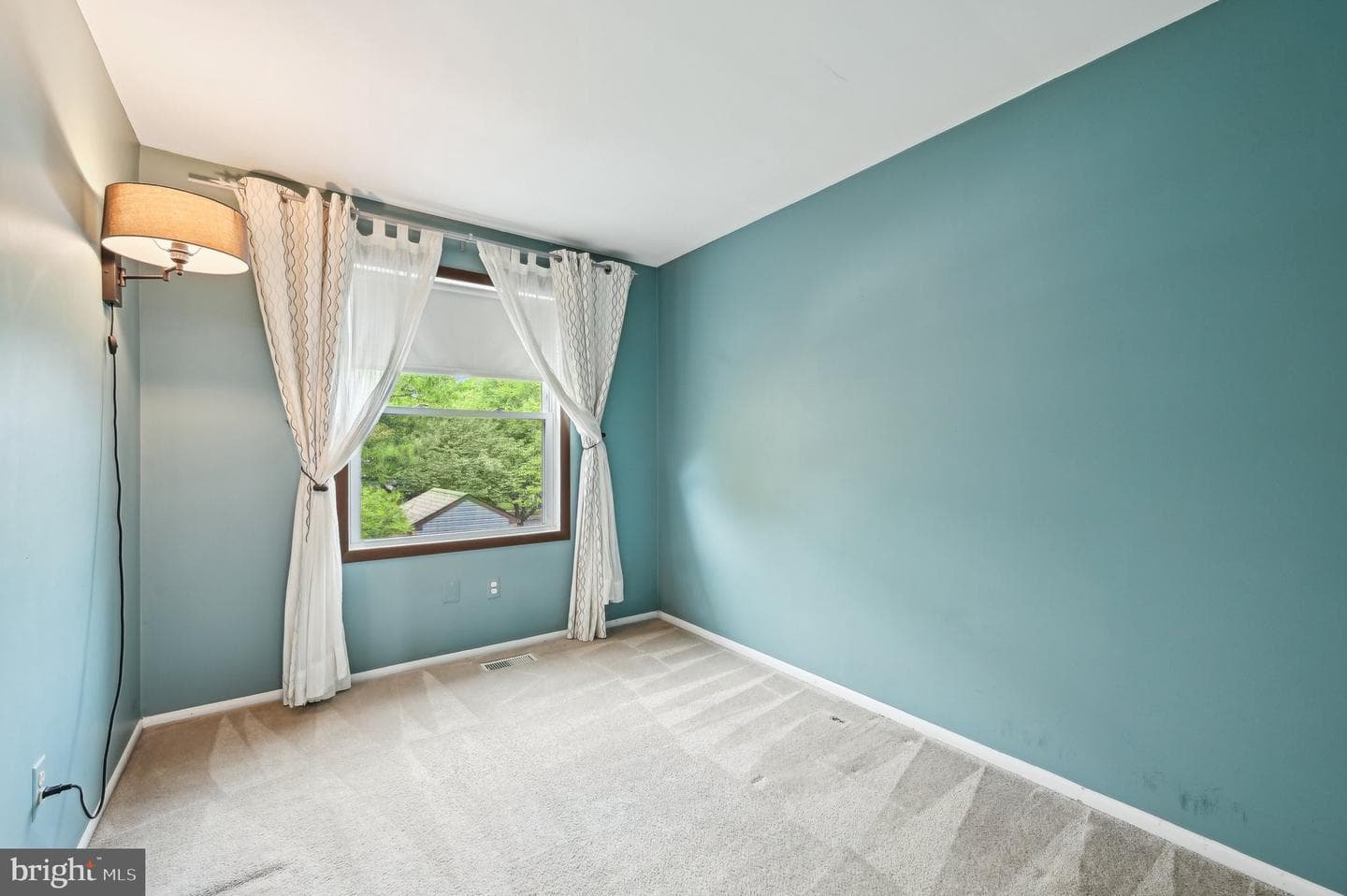1669 Woodtree Court E photo 26