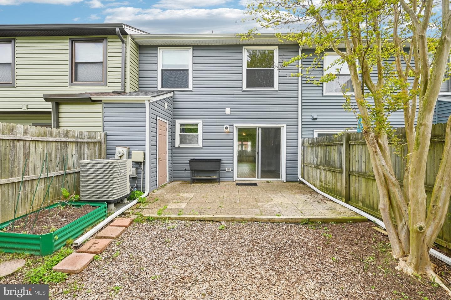 1669 Woodtree Court E photo 38