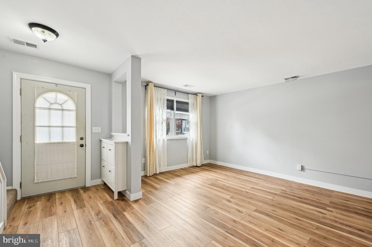 1669 Woodtree Court E photo 4