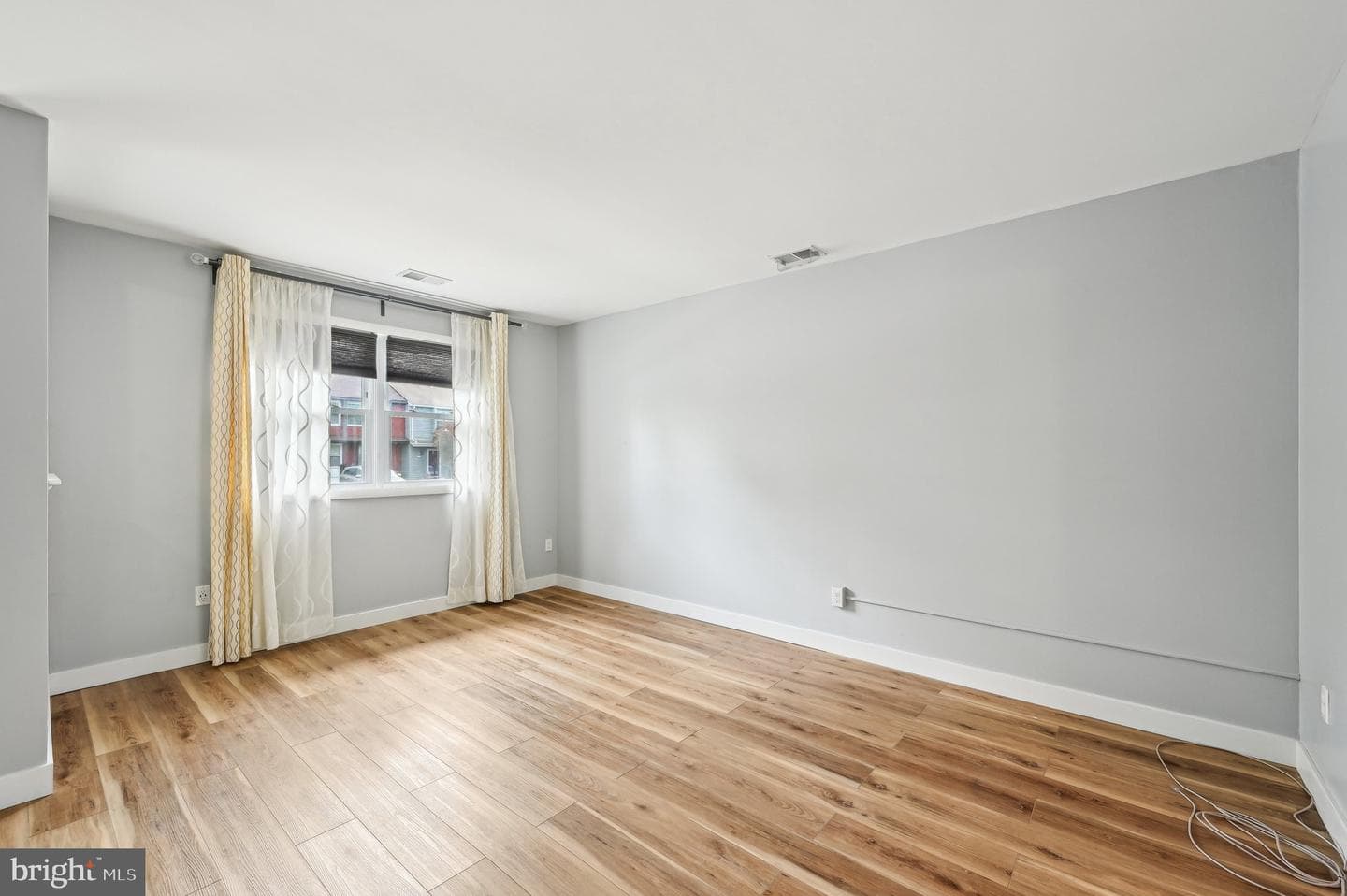 1669 Woodtree Court E photo 5