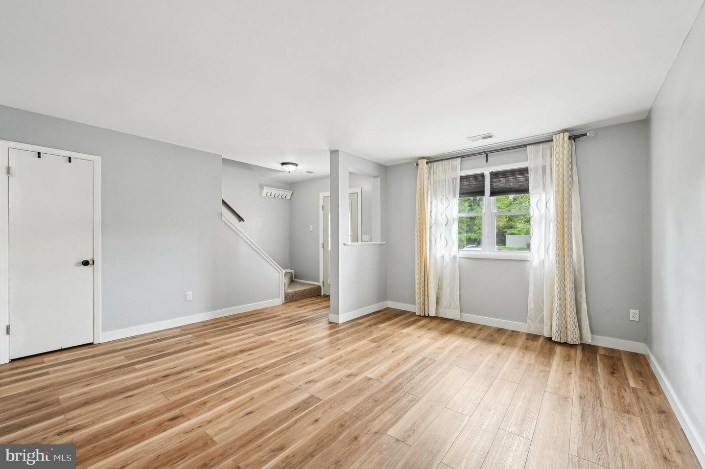 1669 Woodtree Court E photo 6