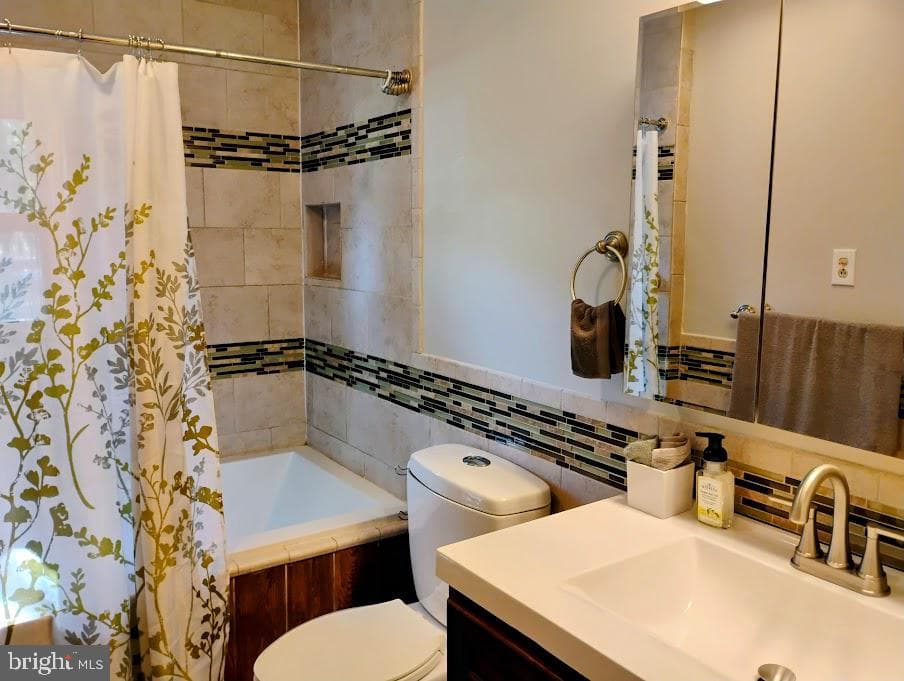 7885 Elizabeth Road photo 21