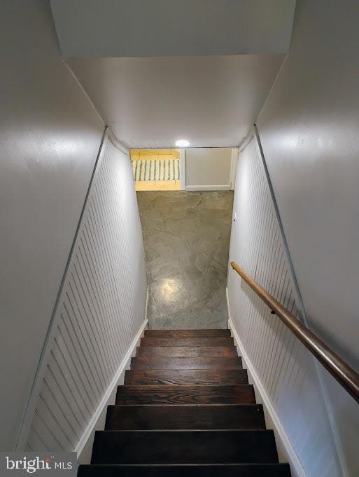 7885 Elizabeth Road photo 30