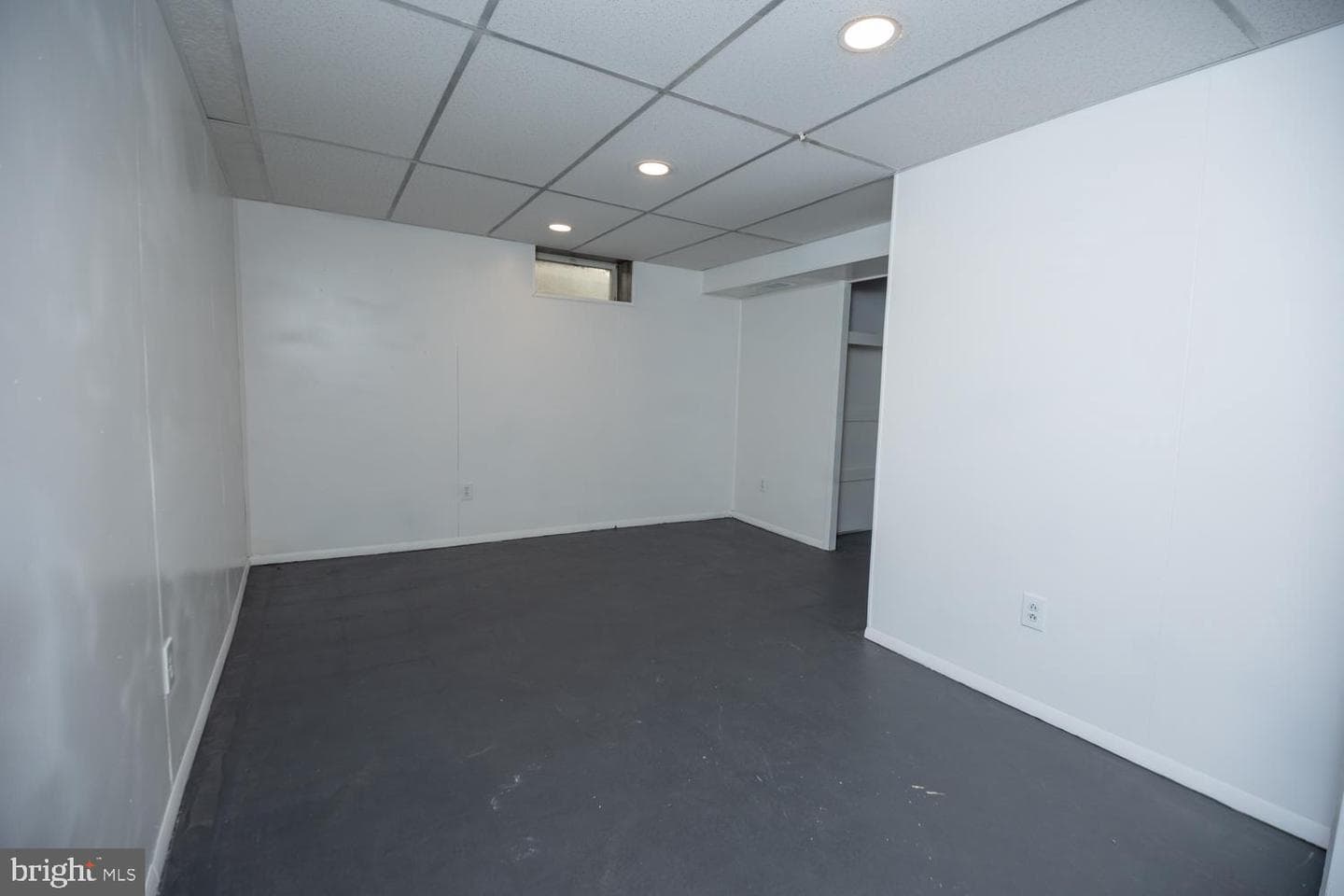 7885 Elizabeth Road photo 34