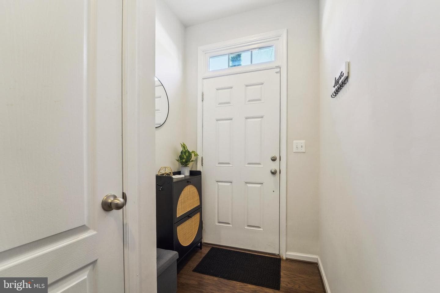 8205 Hollow Court photo 13
