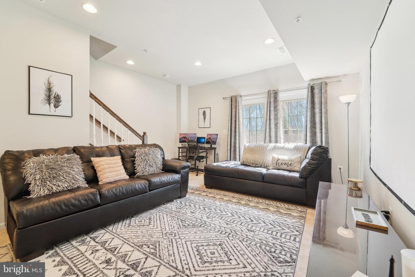 8205 Hollow Court photo 15