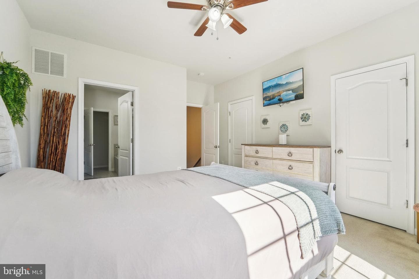 8205 Hollow Court photo 21