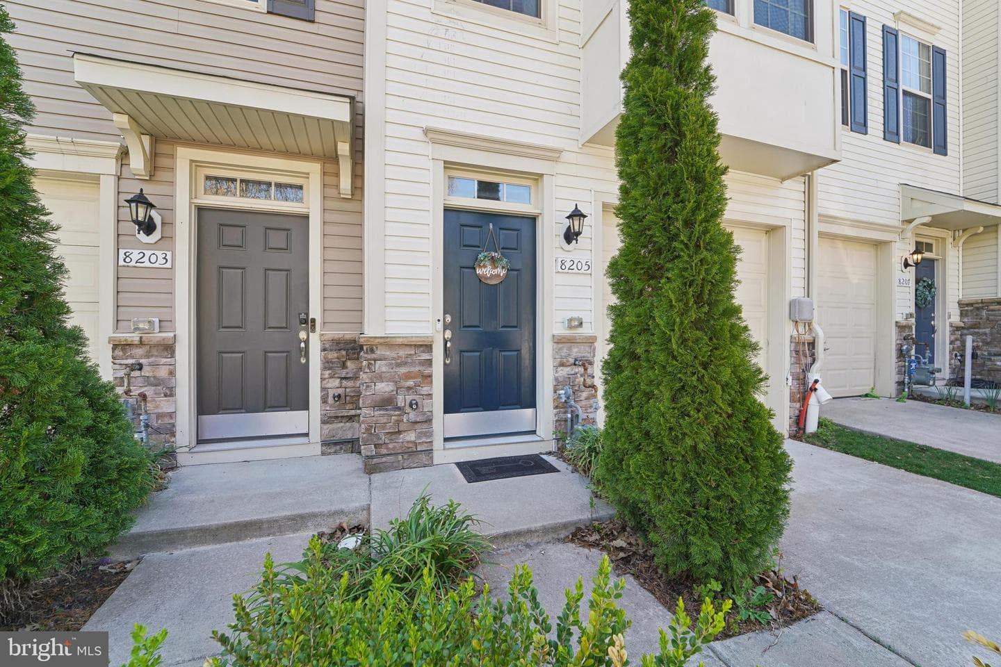 8205 Hollow Court photo 3