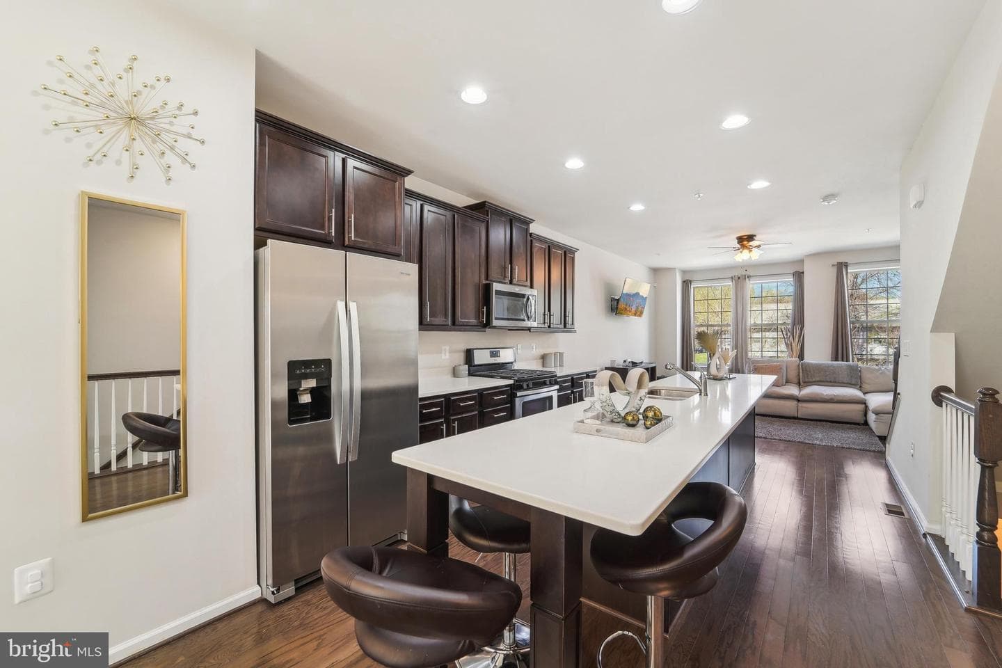 8205 Hollow Court photo 4