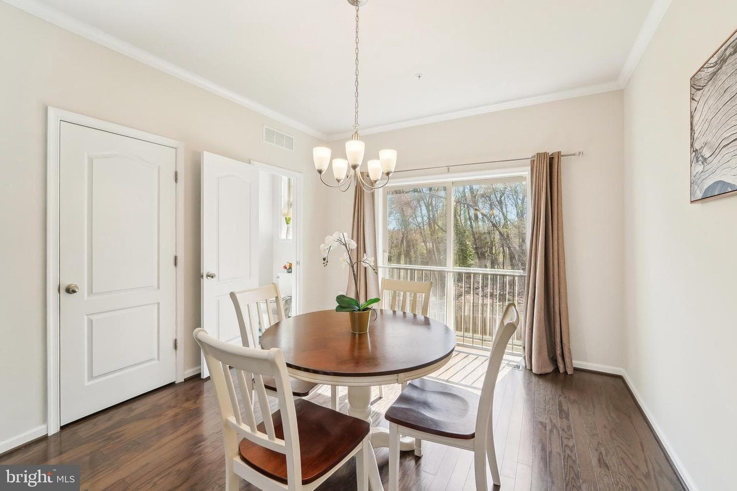 8205 Hollow Court photo 9