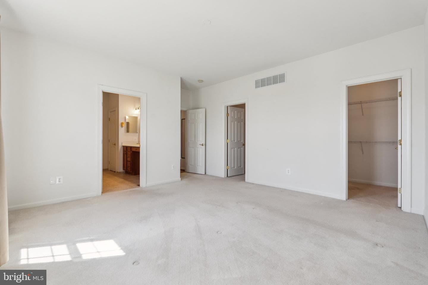 15 Tremont Drive photo 14