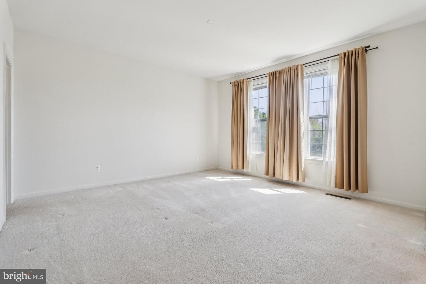 15 Tremont Drive photo 16