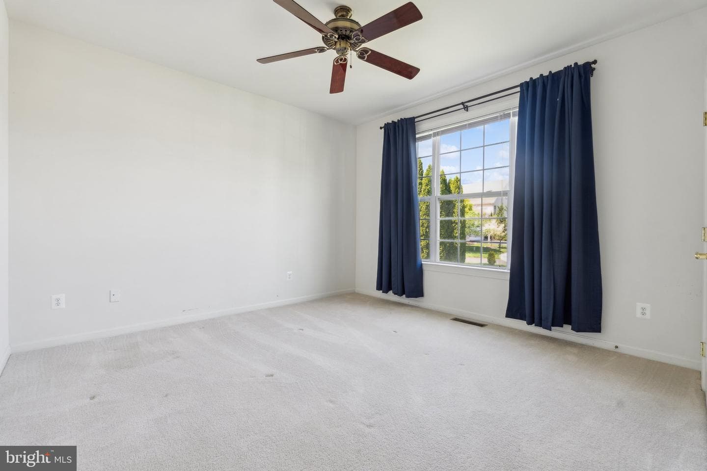 15 Tremont Drive photo 23