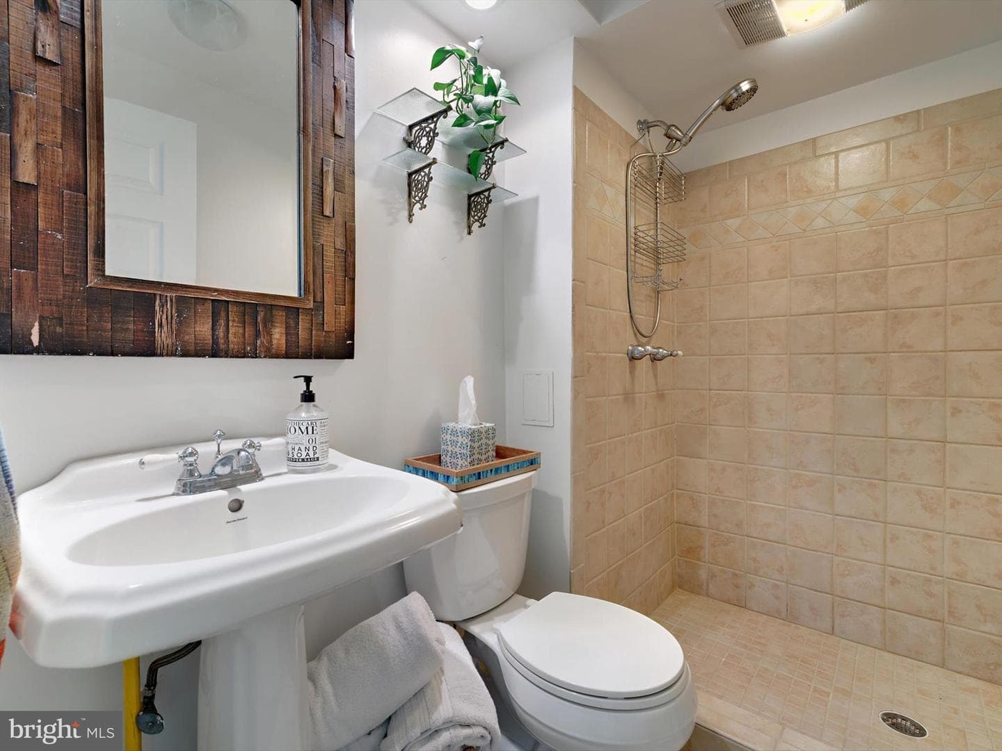 9 Romar Drive photo 27