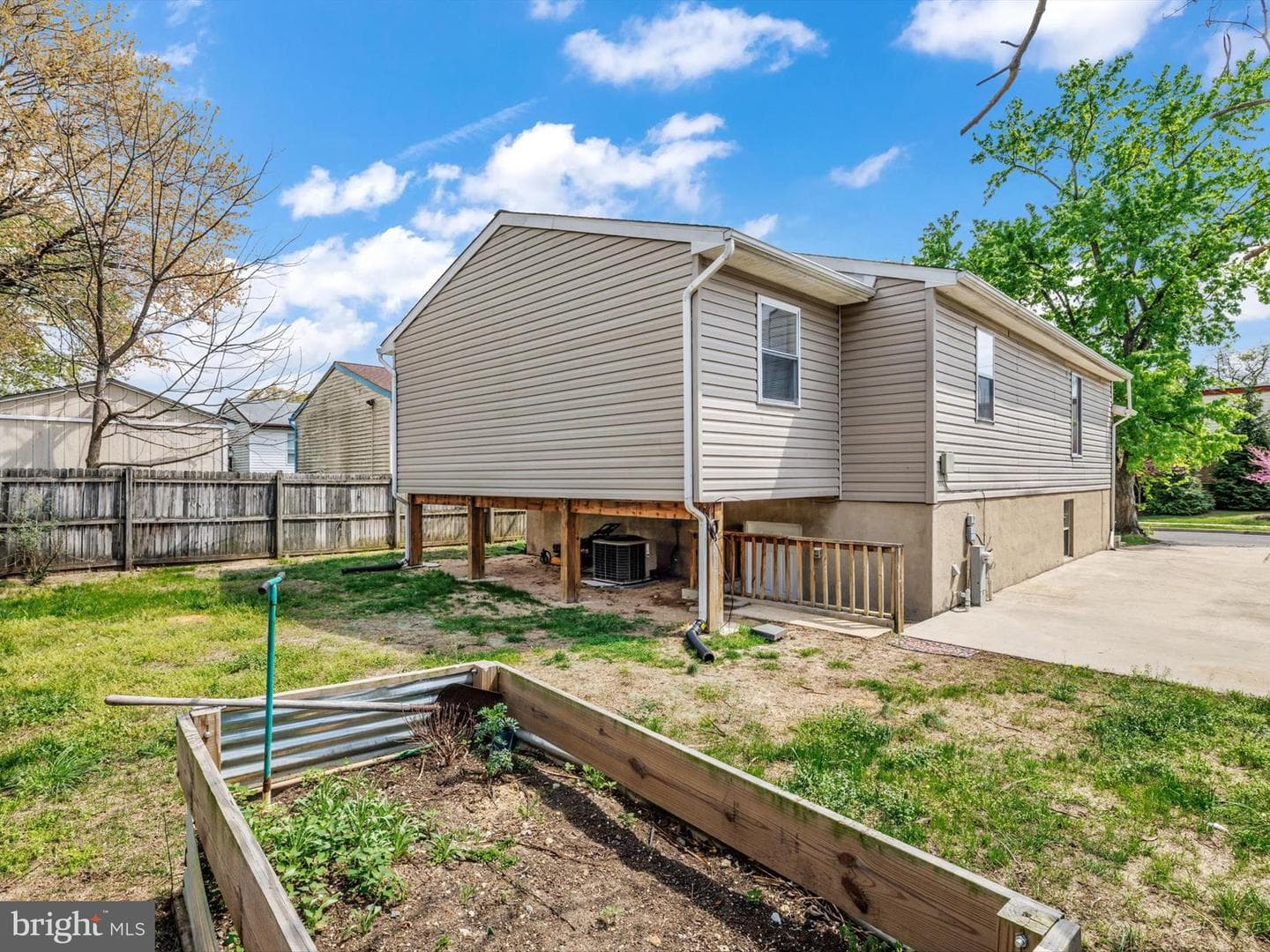 752 225th Street photo 32