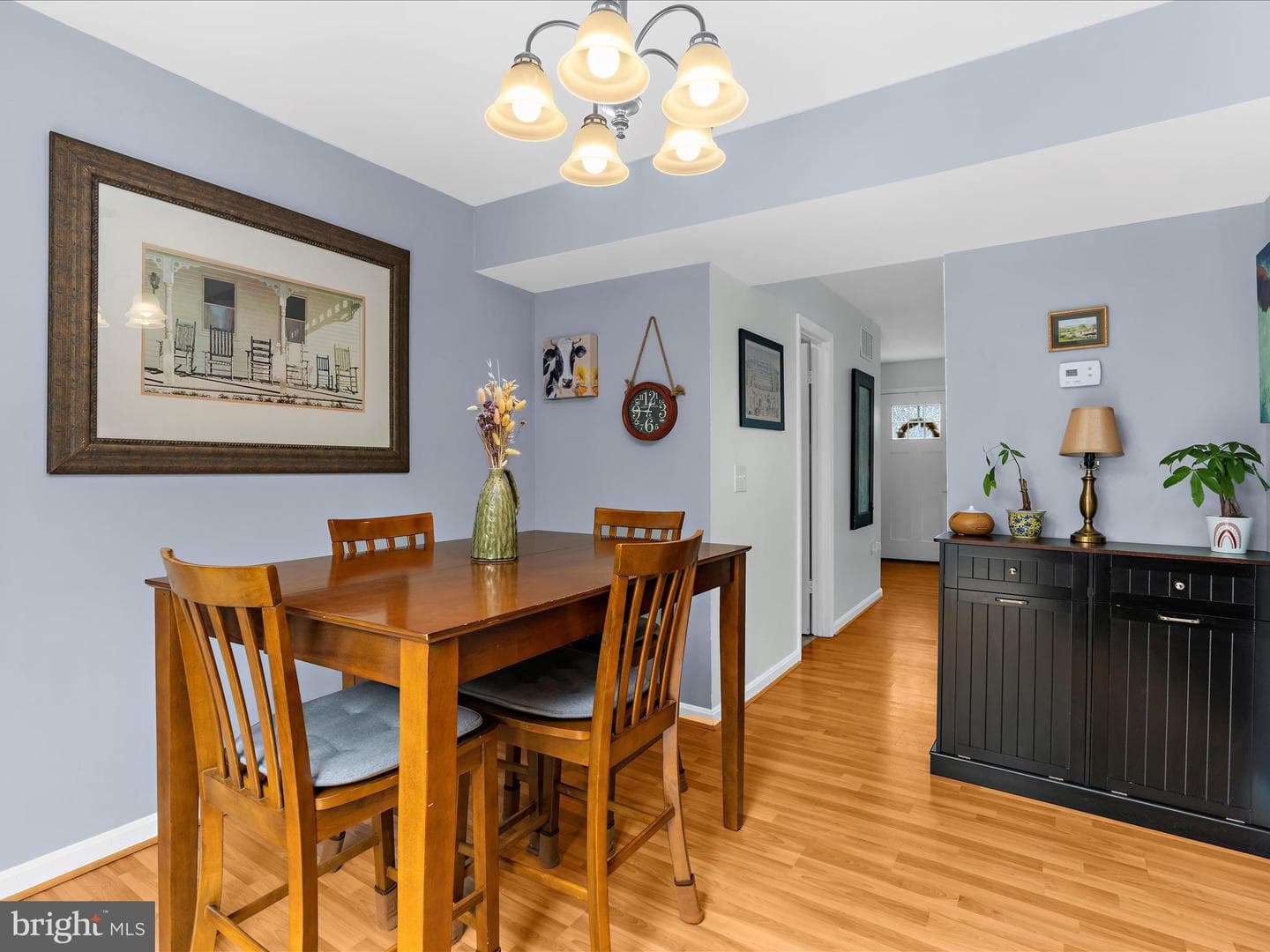 546 Greenblades Court photo 2