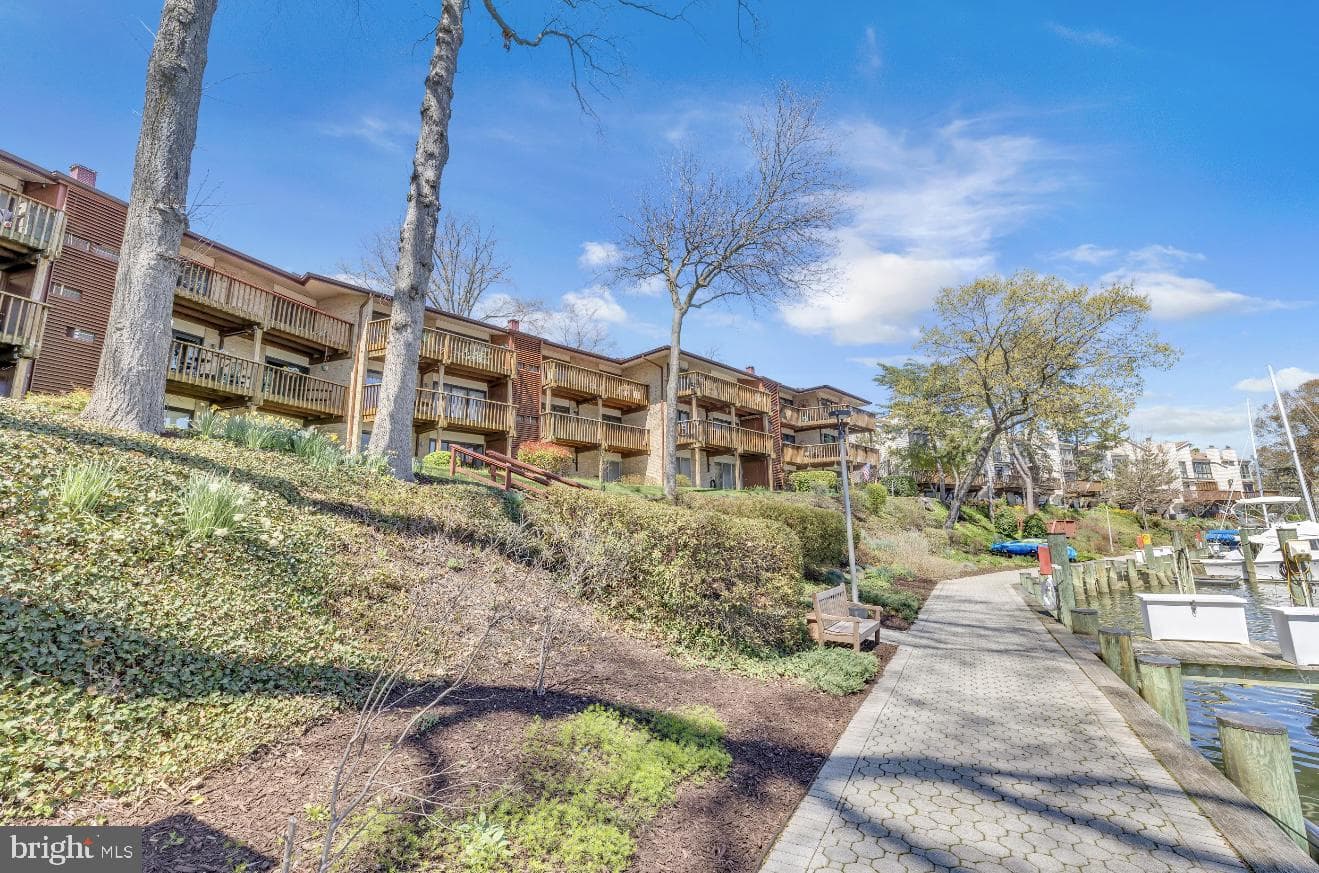 780 Fairview Avenue #780 E photo 2