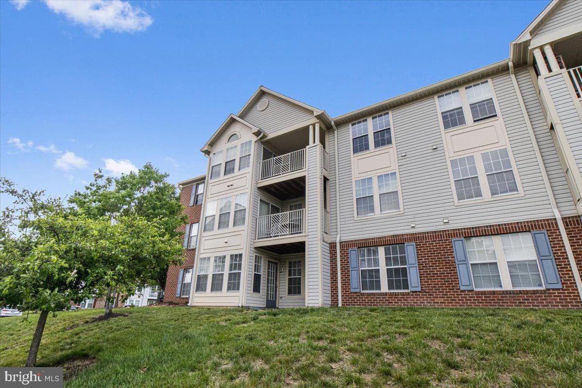 2445 Blue Spring Court #103 photo 2