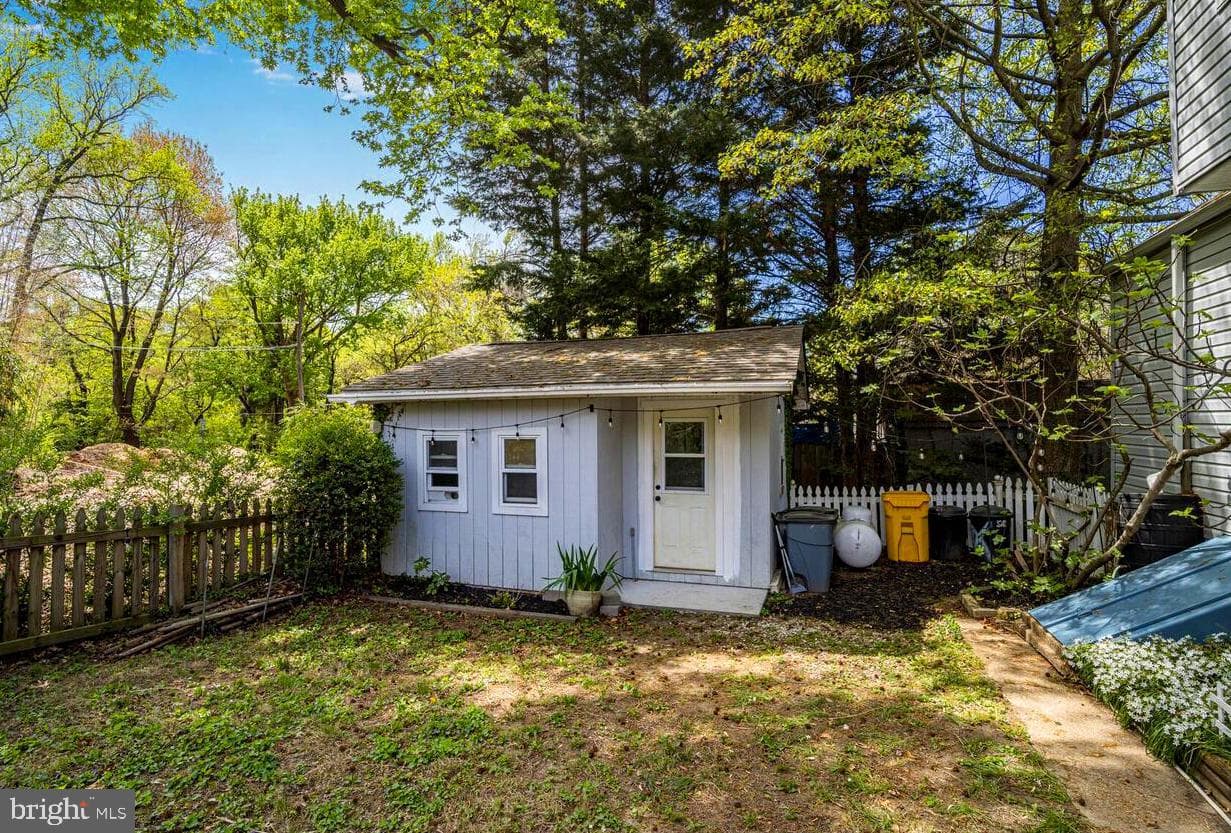 1427 Mildred Place photo 34