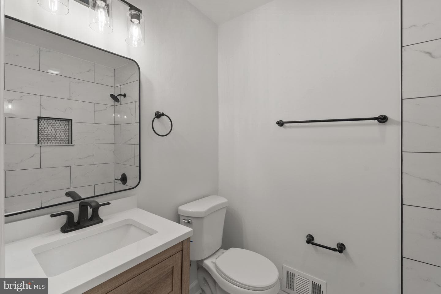 33 Sheridan Road photo 10
