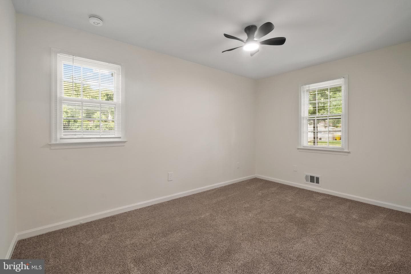 33 Sheridan Road photo 11