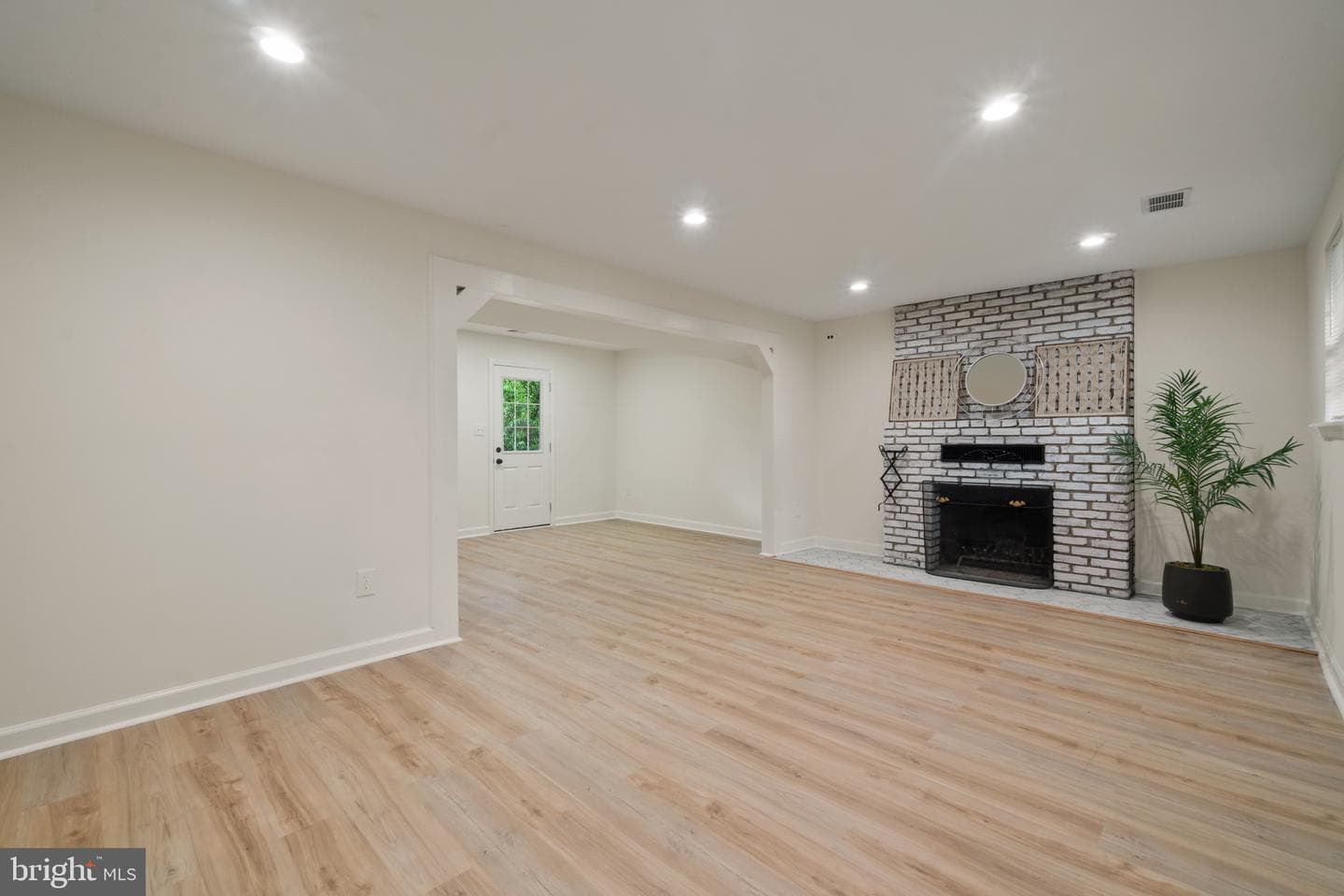 33 Sheridan Road photo 13