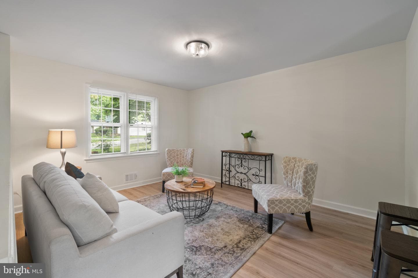 33 Sheridan Road photo 2