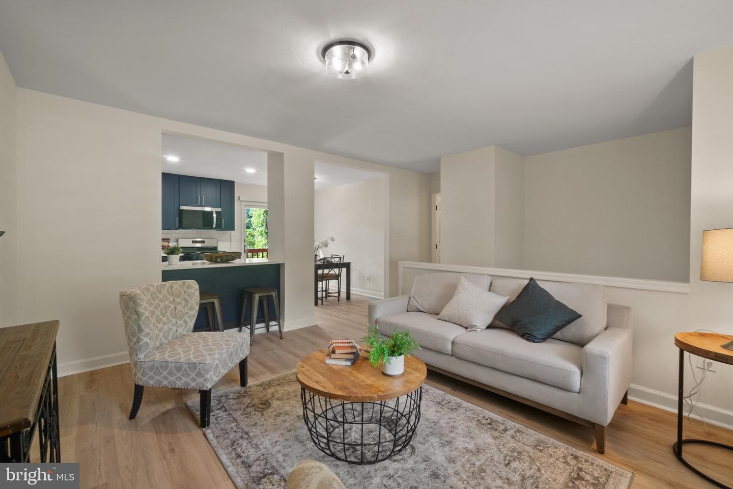 33 Sheridan Road photo 3