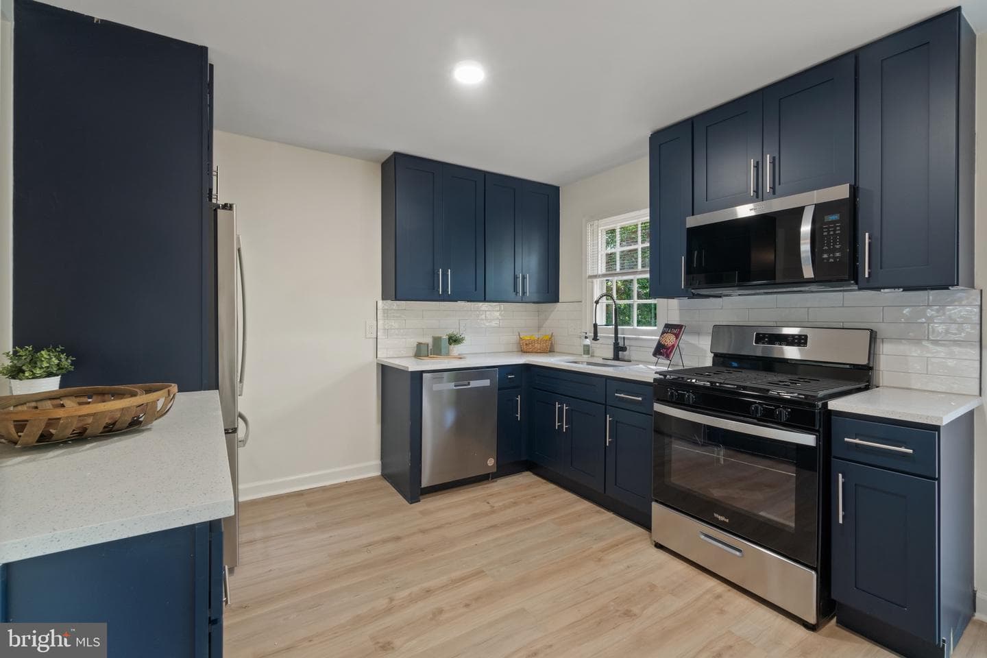 33 Sheridan Road photo 4