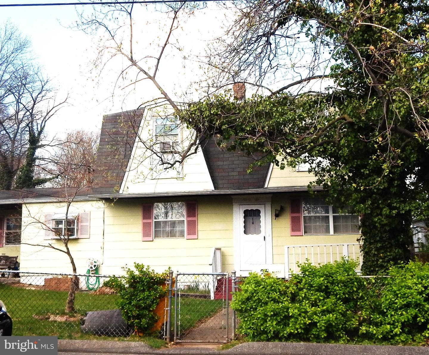 96 Packard Avenue photo 2