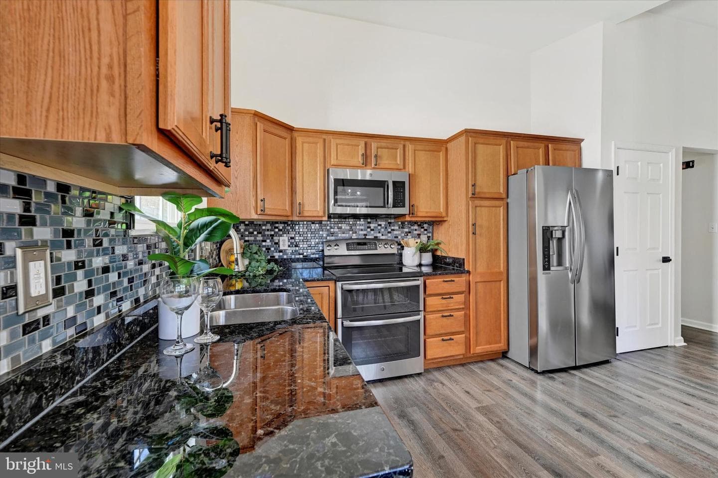 651 208th Street photo 12