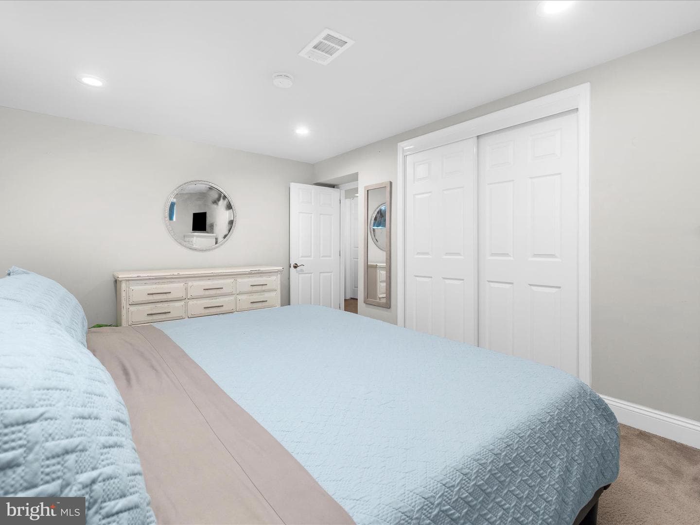 562 6th Street photo 22